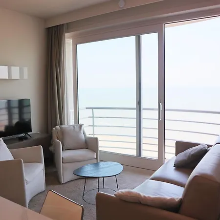 In Near The Beach, Cleaning Included 니우포르트
