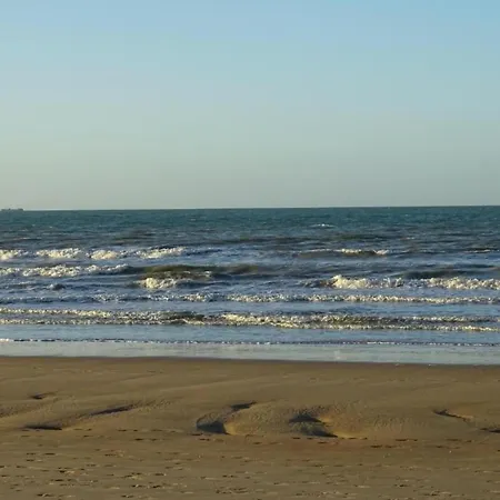 In Near The Beach, Cleaning Included * 니우포르트